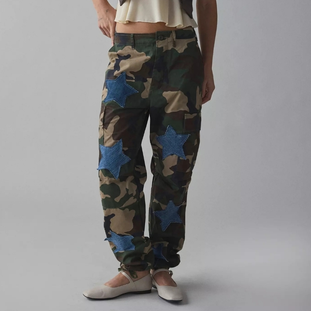 ReMADE By Urban Outfitters Star Patched Camo Cargo Pant Women's Size M/L NWT